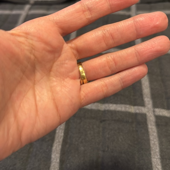 Gold and diamond engagement ring and wedding band - Picture 5 of 5